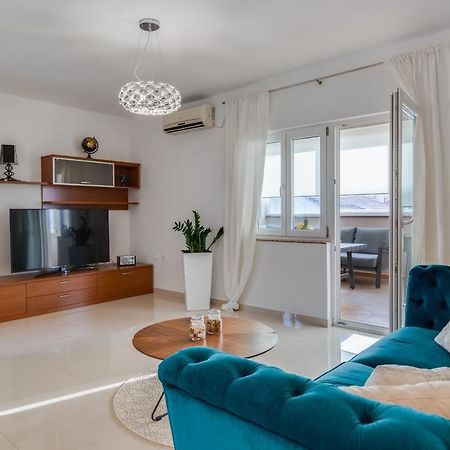 זאדאר Elegant Two Bedroom Apartment מראה חיצוני תמונה