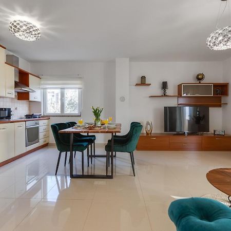 זאדאר Elegant Two Bedroom Apartment מראה חיצוני תמונה