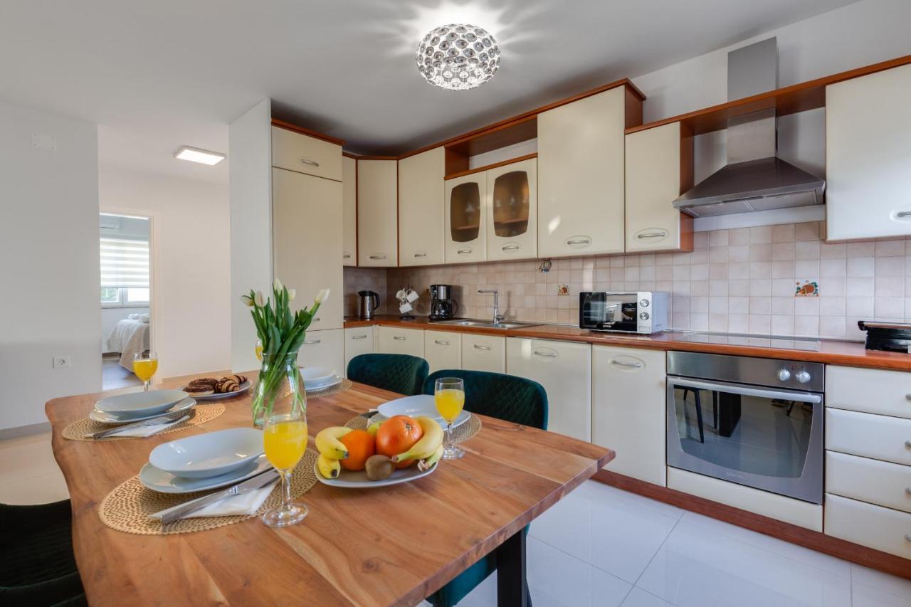 זאדאר Elegant Two Bedroom Apartment מראה חיצוני תמונה
