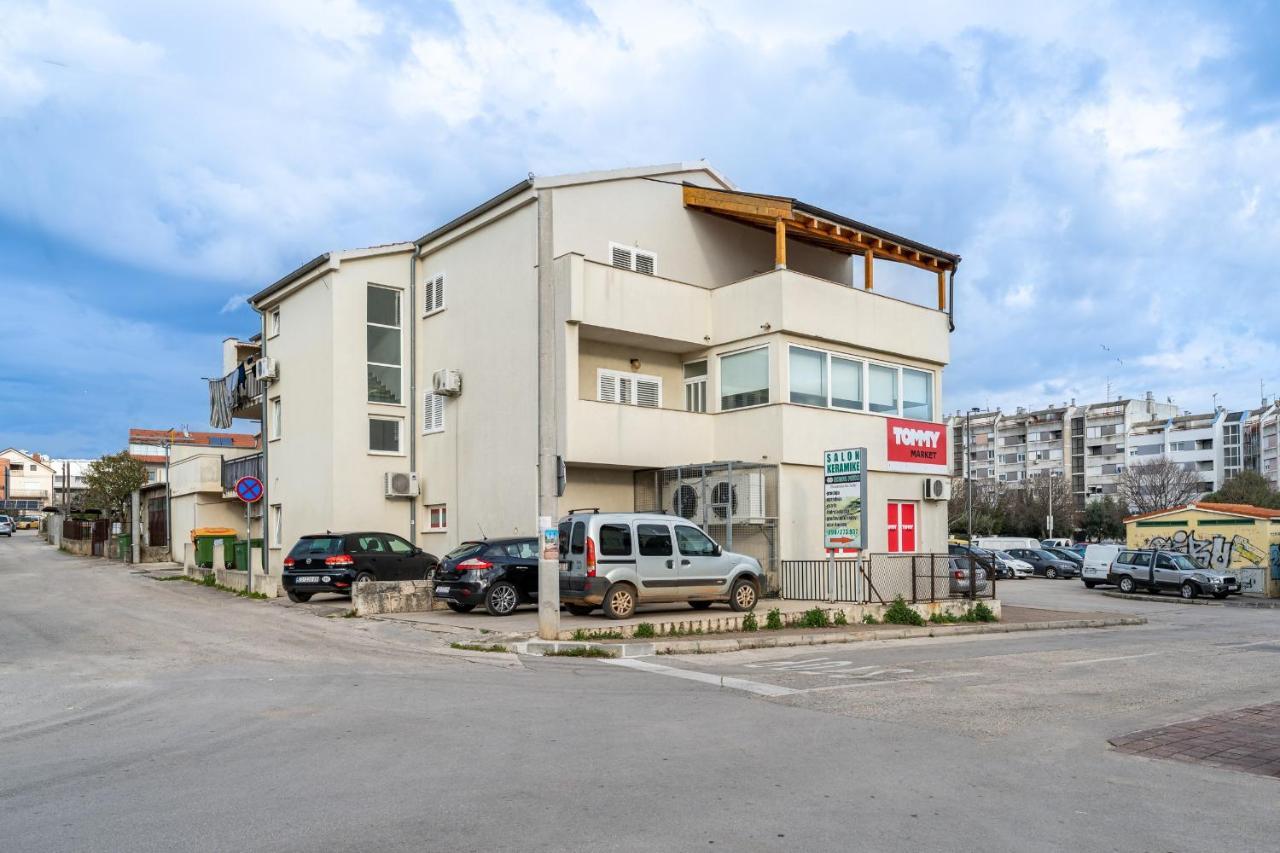 זאדאר Elegant Two Bedroom Apartment מראה חיצוני תמונה