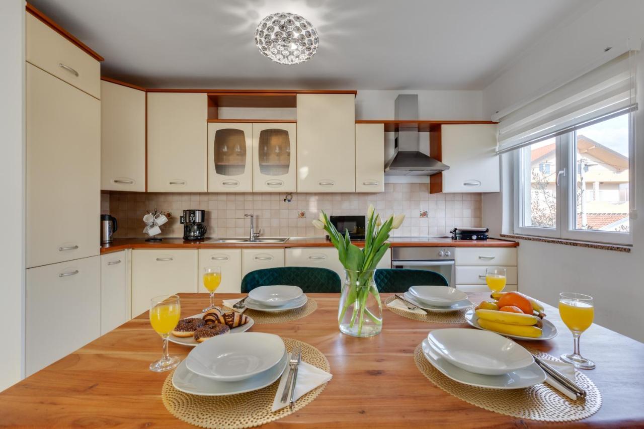 זאדאר Elegant Two Bedroom Apartment מראה חיצוני תמונה