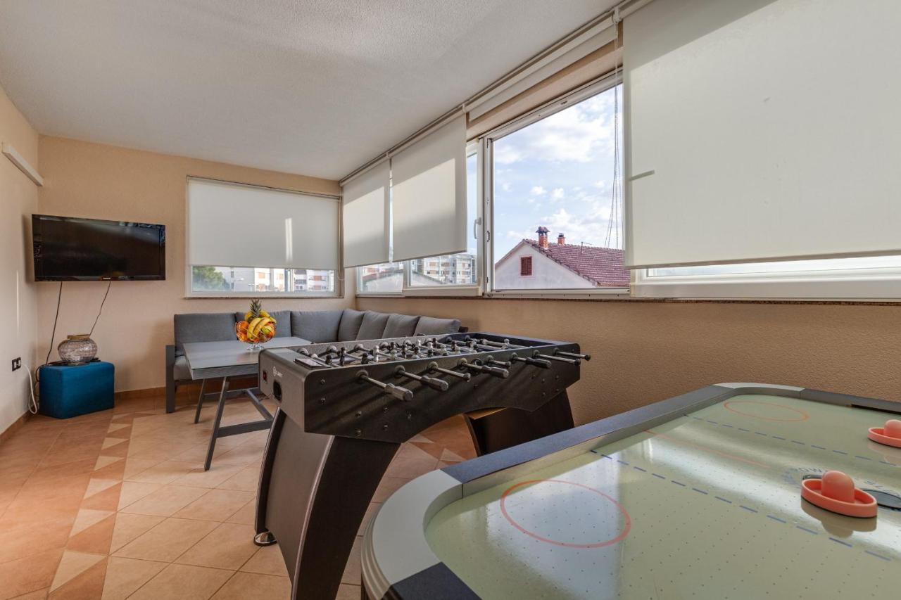 זאדאר Elegant Two Bedroom Apartment מראה חיצוני תמונה