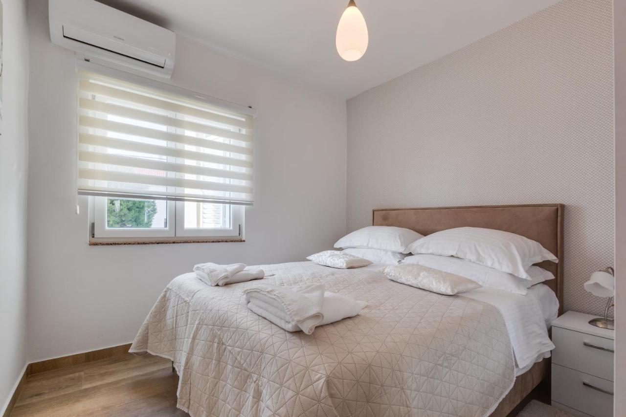 זאדאר Elegant Two Bedroom Apartment מראה חיצוני תמונה