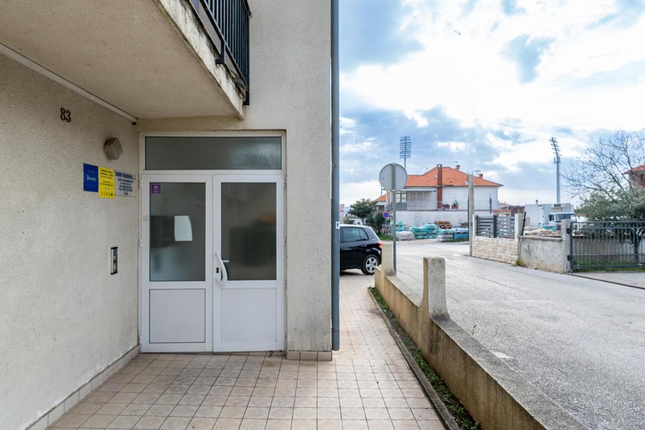 זאדאר Elegant Two Bedroom Apartment מראה חיצוני תמונה